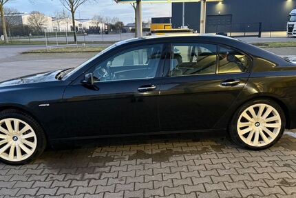 BMW 745 306.500 km 5.200 &euro; Bremen 28237