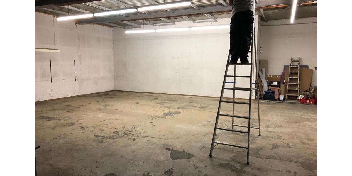 Lagerhalle - 115m2 - Gewerbefläche - Lager - Warmhalle - Halle zimmer