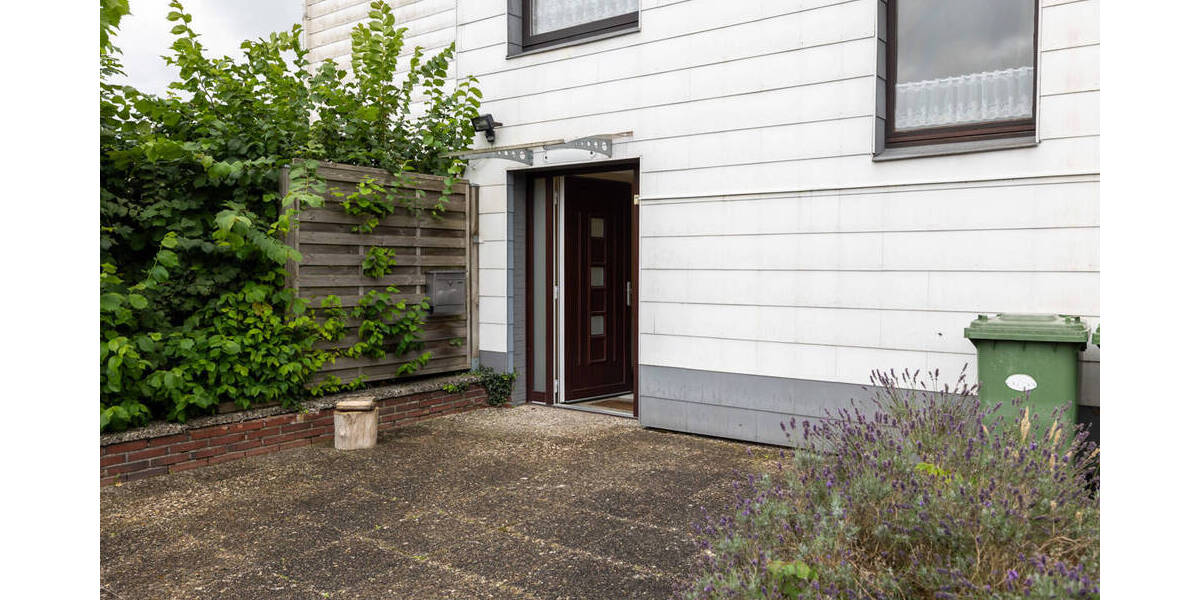 Etagenwohnung Ganderkesee Neuenlande - 6 Zimmer, 145 m&sup2;, 149.000&euro; | Angebot:25846192