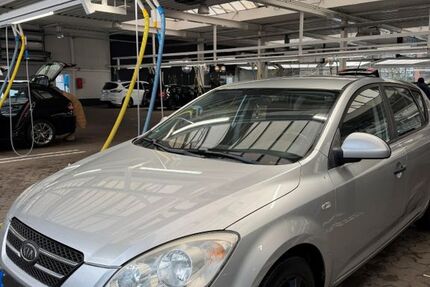 Kia ceed / Ceed 220.000 km 1.900 &euro; Bremen 28325