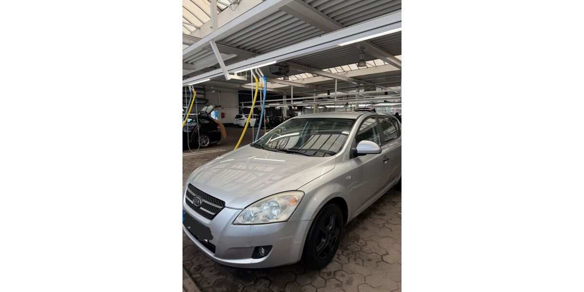 Kia ceed / Ceed 220.000 km 1.900 &euro; Bremen 28325