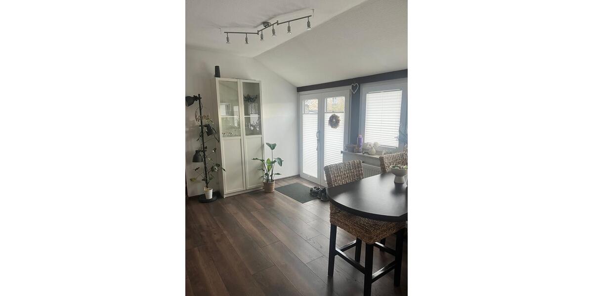 Dachgeschoßwohnung Schwanewede - 3.5 Zimmer, 120 m&sup2;, 900&euro; | Angebot:25368322