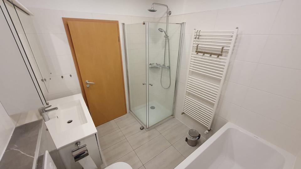 Gewerbeobjekt Bremen Häfen - 6 Zimmer, 130 m&sup2;, 1.400&euro; | Angebot:25921257