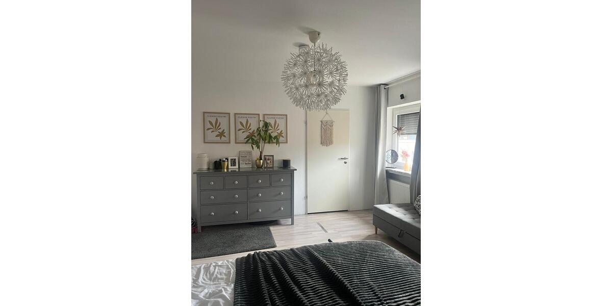 Dachgeschoßwohnung Schwanewede - 3.5 Zimmer, 120 m&sup2;, 900&euro; | Angebot:25368322