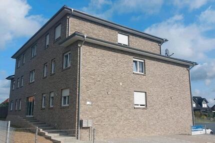 Erstbezug: Seniorengerechte 3 Zimmer Wohnung mit Balkon & Garage zimmer