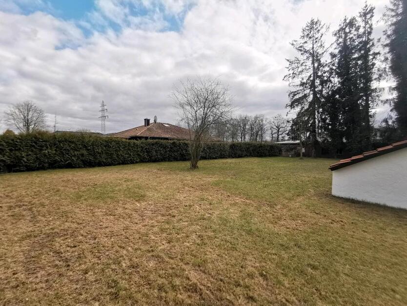 Sanierter Bungalow Haus mit großem Garten Grundstück in Sottrum
