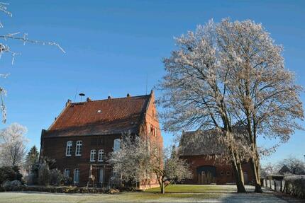Helle und großzügig geschnittene Altbau-WHG im 2 Fam. Haus 5 zimmer