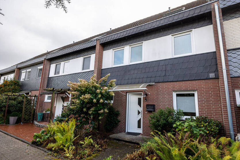 *** liebevolles RMH in ruhiger LAGE mit GARAGE und 6 ZIMMERN *** 6 zimmer