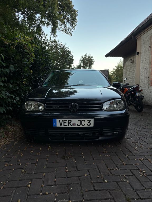 VW Golf 468.600 km 3.330 € Ottersberg 28870