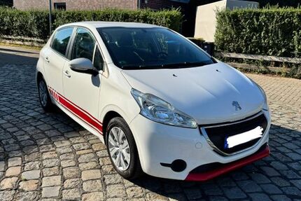 Peugeot 208 98.000 km 3.950 &euro; Bremen 28325