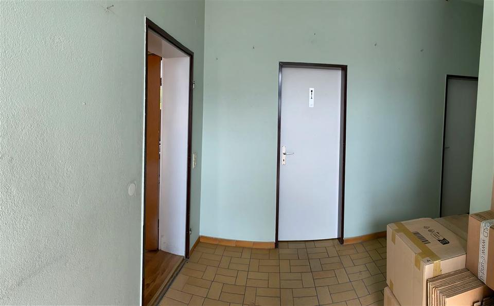 Zentral gelegene Halle zimmer