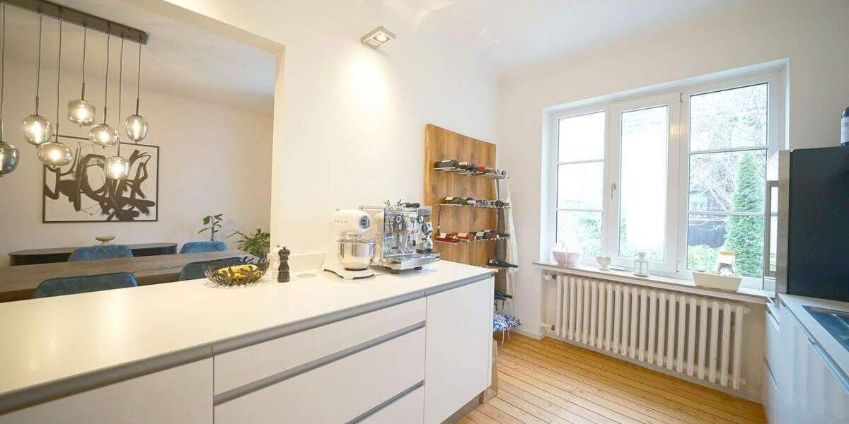 Reihenmittelhaus Bremen Schwachhausen - 8 Zimmer, 207 m&sup2;, 949.000&euro; | Angebot:25769345