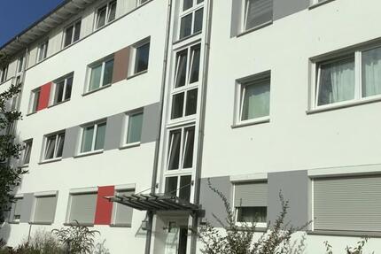 Zuhause fühlen: tolle 2,5 Zimmer-Wohnung mit hohen Decken im 4. OG