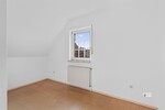 DHH für 4 Personen + EBK + Balkon mit Fernsicht + Carport + 2 Stellplätze auf modernem Stand