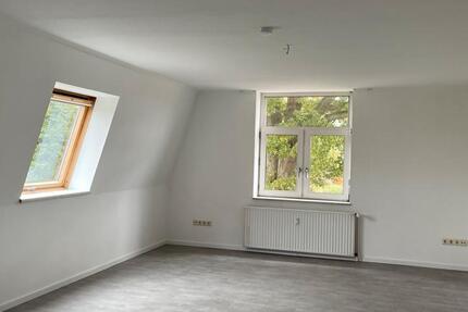 Großzügige 2-Zimmerwohnung mit Balkon zimmer