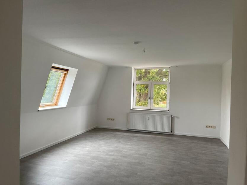 Großzügige 2-Zimmerwohnung mit Balkon zimmer