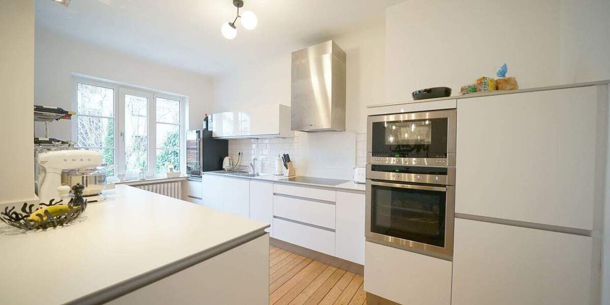 Reihenmittelhaus Bremen Schwachhausen - 8 Zimmer, 207 m&sup2;, 949.000&euro; | Angebot:25769345