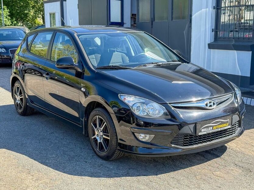 i30