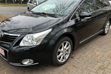 Toyota Avensis 273.400 km 4.490 &euro; Bremen 28215