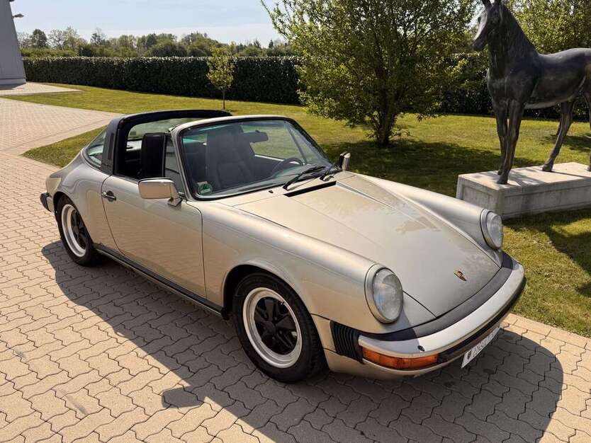 Porsche 911 19.849 km 77.900 € Blender 27337