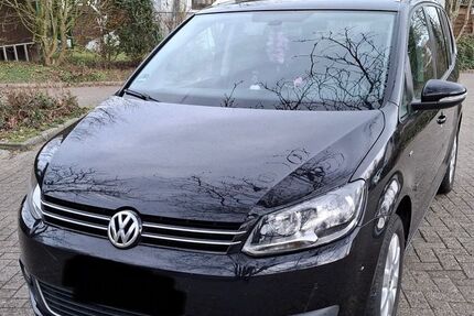VW Touran 128.000 km 9.990 &euro; Ganderkesee 27777