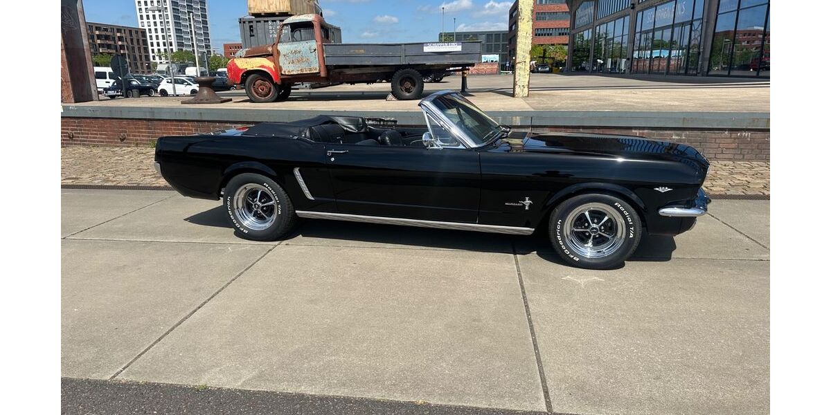 Ford Mustang 64.222 km 49.750 &euro; Bremen Überseestadt 28217