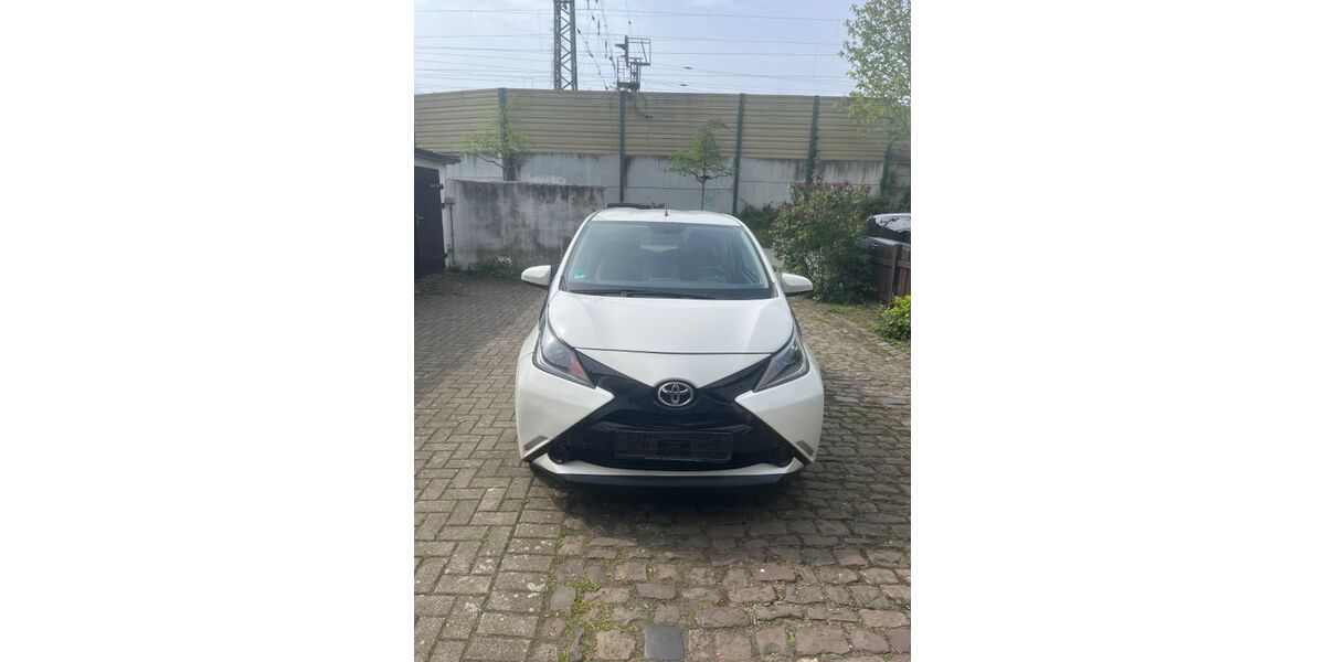 Toyota Aygo (X) 308.704 km 2.700 &euro; Findorff 28215