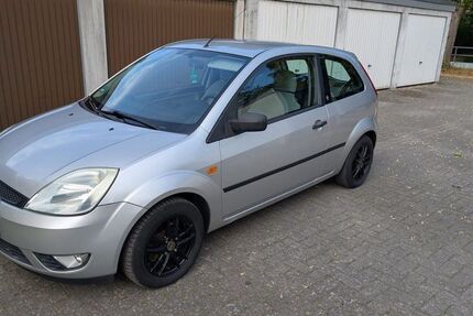 Ford Fiesta 118.485 km 2.500 € Langwedel 27299