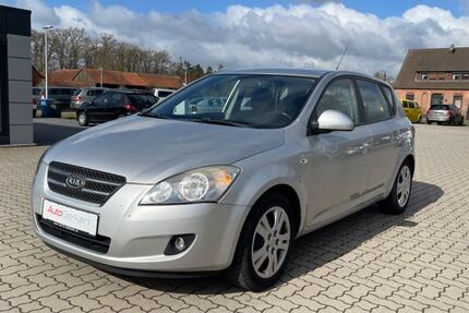 Kia ceed / Ceed 141.236 km 2.000 &euro; Martfeld 27327