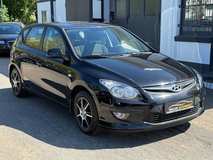 i30