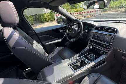 Jaguar F-Pace 127.000 km 30.500 € Bremen 28259