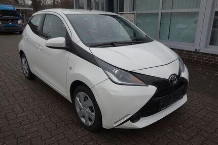 Toyota Aygo (X) 96.011 km 7.050 &euro; Bremen 28357