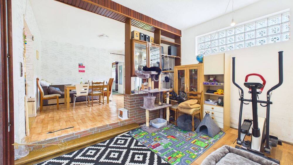 Mehrfamilienhaus, Wohnhaus Achim Uesen - 7 Zimmer, 220 m&sup2;, 430.000&euro; | Angebot:26875038