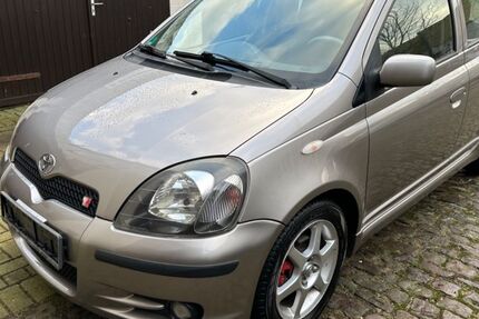 Toyota Yaris 140.400 km 3.300 € Bremen 28215