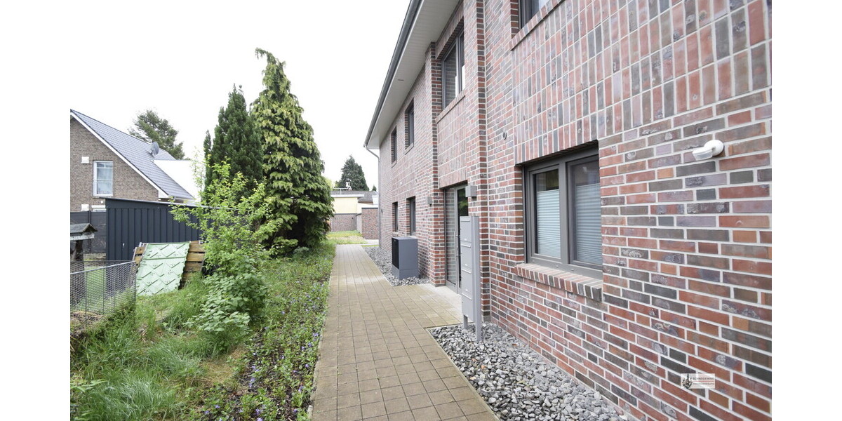 Neubau EG-Whg. links mit Terrasse und Garten Garage und 2 Abstellräumen + Luft-Wärme-Heizung - Erdgeschoßwohnung Syke | Angebot:26480236