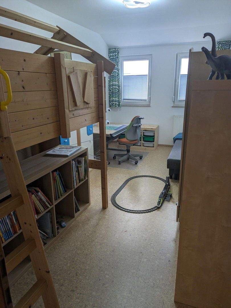 Top gepflegtes Reihenendhaus (2002) mit vielen Renovierungen in Spielstraße (provisionsfrei) 4 zimmer