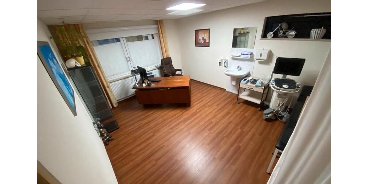 Etagenwohnung Lemwerder - 9 Zimmer, 200 m&sup2;, 450.000&euro; | Angebot:25907019