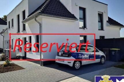 Wie neu- kfw 40 Doppelhaushälfte, mit allen Extras - modern und zeitlos, bereit zum Einzug!