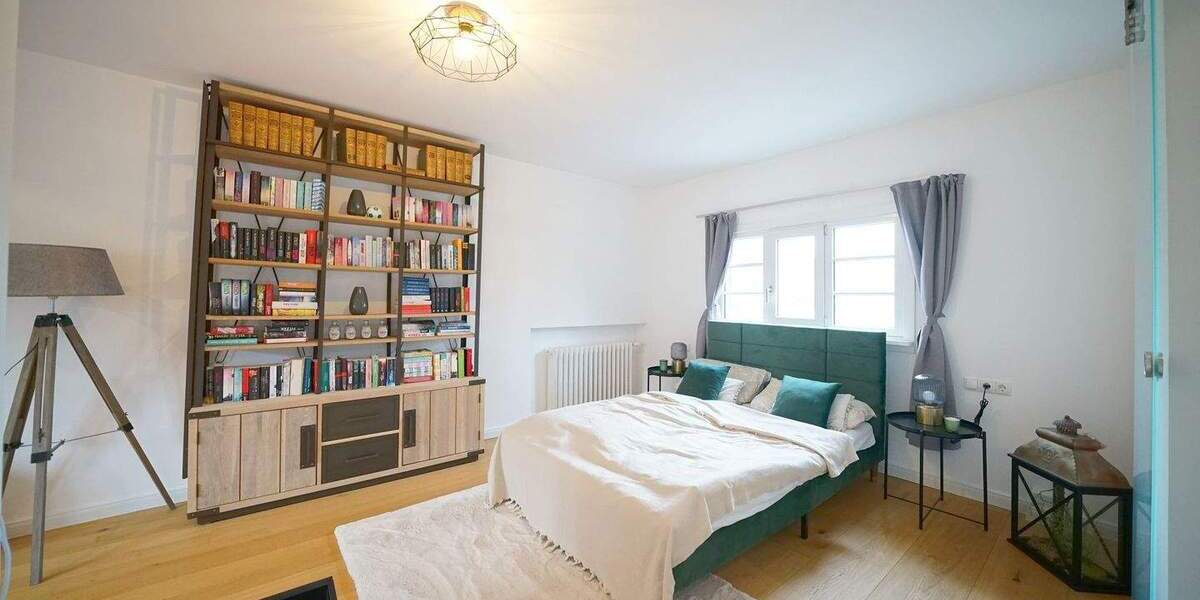 Reihenmittelhaus Bremen Schwachhausen - 8 Zimmer, 207 m&sup2;, 949.000&euro; | Angebot:25769345