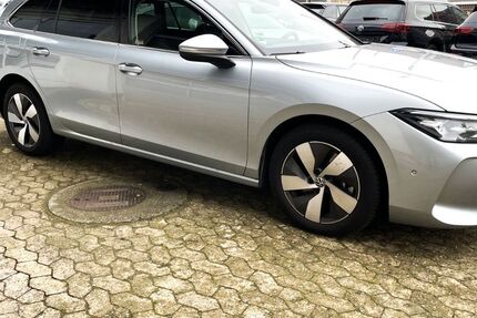 VW Passat Variant 22.800 km 38.500 € Bremen 28259