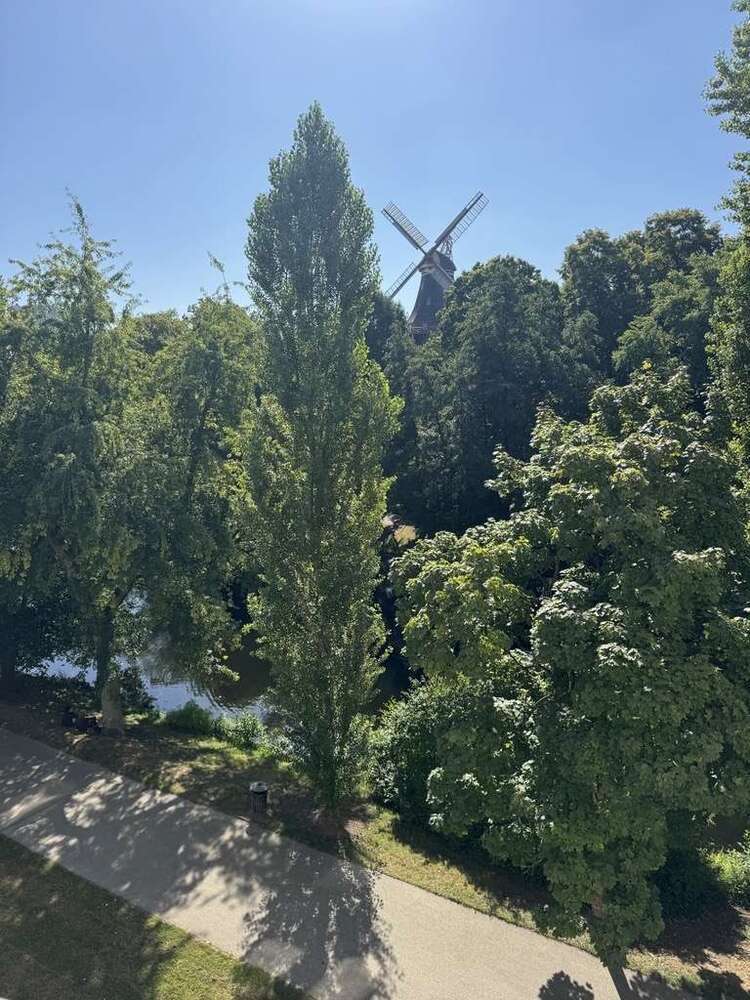 Büro in Bremen 1.319 € 125.65 m²