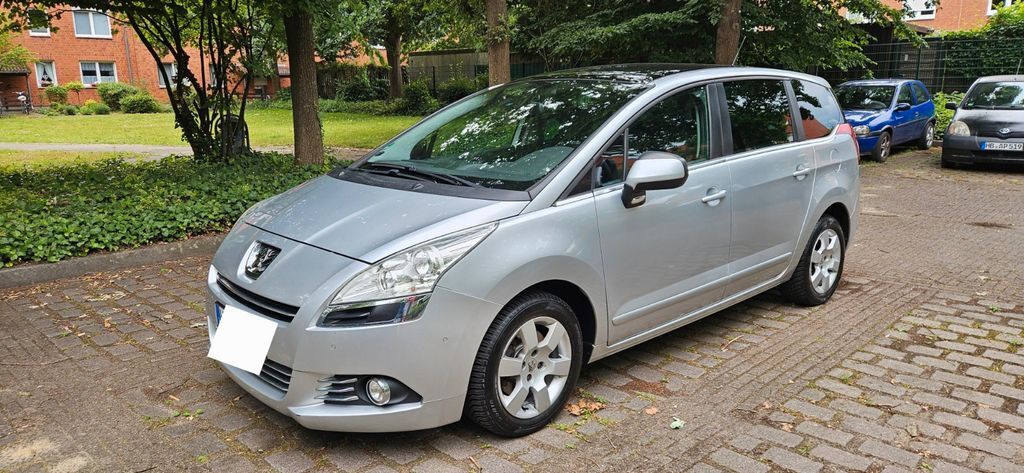Peugeot 5008 284.000 km 3.490 € Bremen 28279