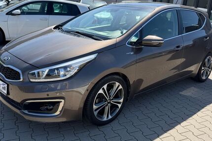 Kia ceed / Ceed 100.000 km 12.990 &euro; Stuhr 28816