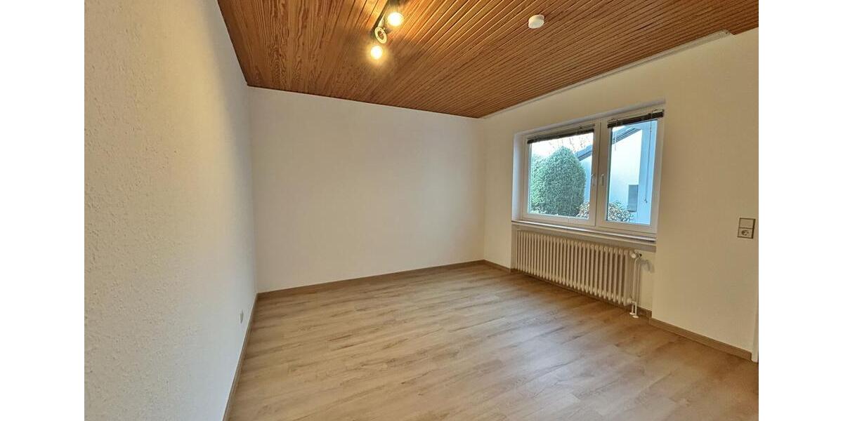 Reihenhaus Stuhr - 5 Zimmer, 135 m&sup2;, 1.200&euro; | Angebot:24848886