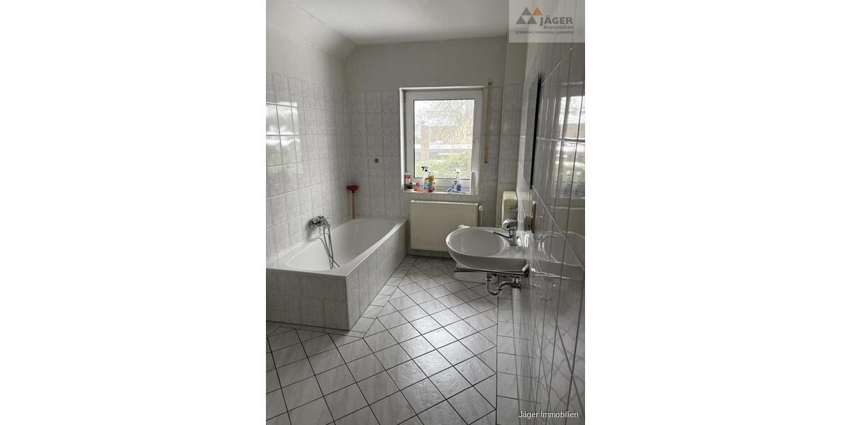 Dachgeschoßwohnung Ganderkesee - 3 Zimmer, 80 m&sup2;, 650&euro; | Angebot:24672730