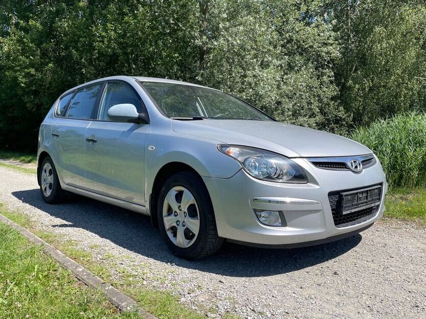 i30
