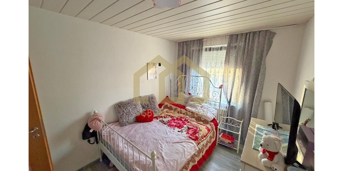 Achim: 5-Zimmer-Reihenhaus mit Garten, EBK & ausgebautem Dachgeschoss + Garage - Reihenmittelhaus Achim | Angebot:26748366