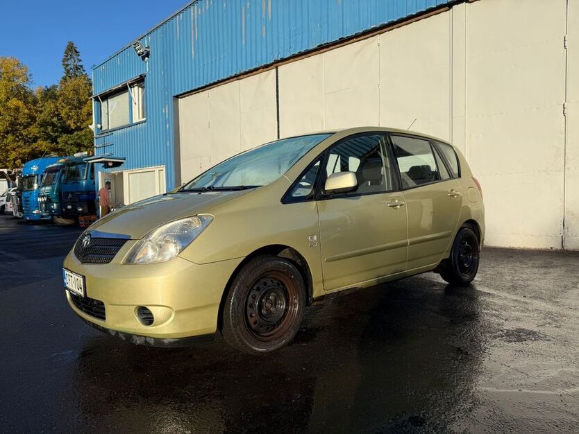 Toyota Corolla Verso 334.000 km 1.950 € Sottrum 27367