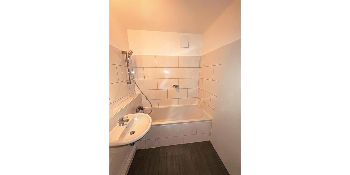 Etagenwohnung Bremen Hemelingen - 3 Zimmer, 80 m&sup2;, 965&euro; | Angebot:26476863