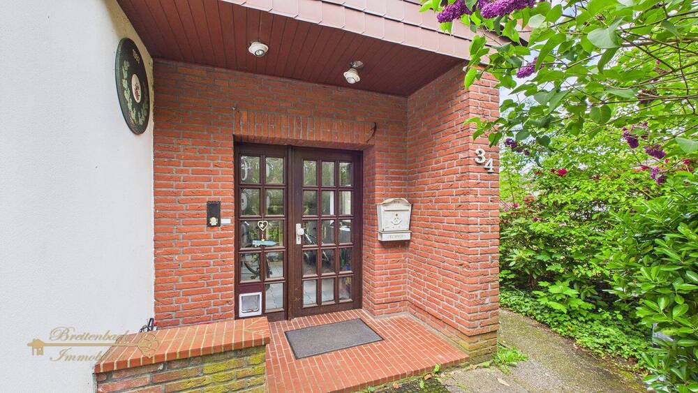 Mehrfamilienhaus, Wohnhaus Achim Uesen - 7 Zimmer, 220 m&sup2;, 430.000&euro; | Angebot:26875038
